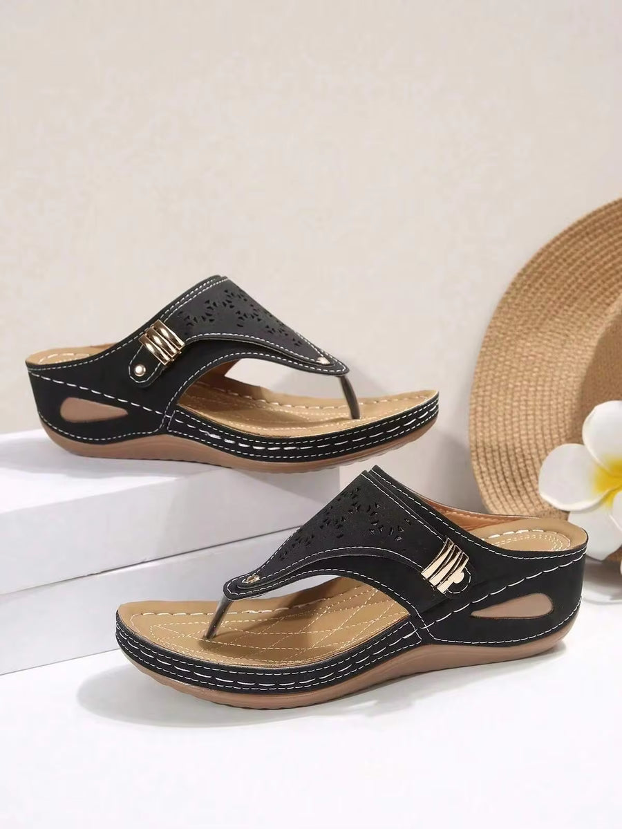 Women's Flat Rope Thong Slip-On Sandals With Rivets And Elastic Ankle Strap, Hollow Round Toe Non-Slip Flat Outdoor Sandals